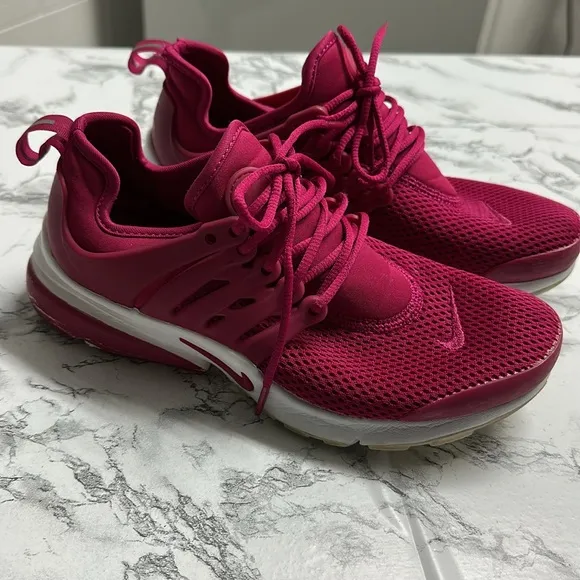 Nike Women's Air Presto Pink Athletic Running Shoes Size 7