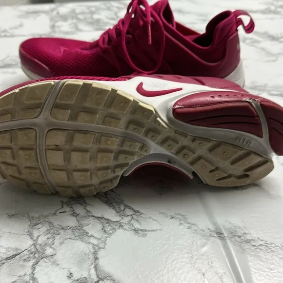 Nike Women's Air Presto Pink Athletic Running Shoes Size 7