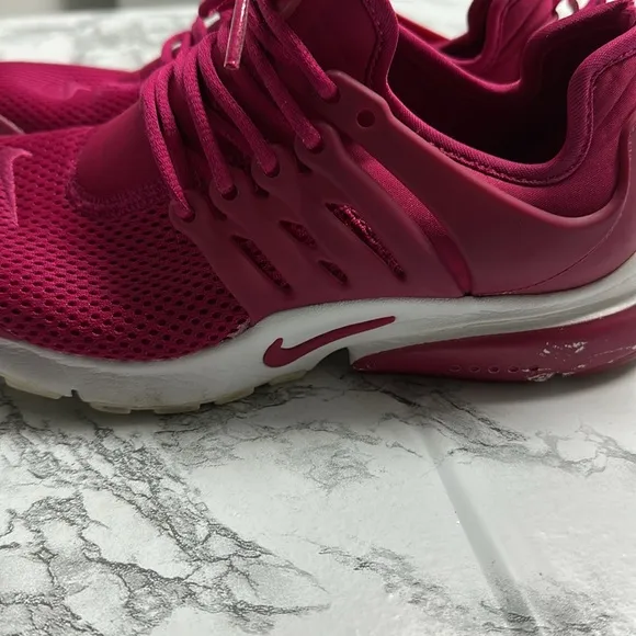 Nike Women's Air Presto Pink Athletic Running Shoes Size 7