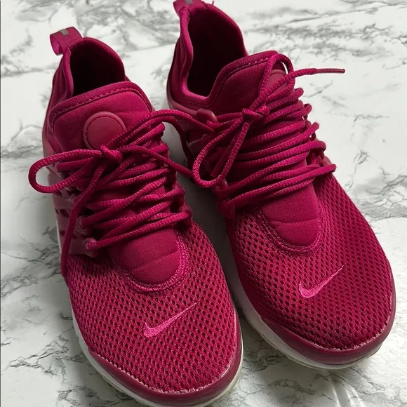 Nike Women's Air Presto Pink Athletic Running Shoes Size 7
