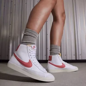 Nike Women's Blazer Mid 77 Shoes