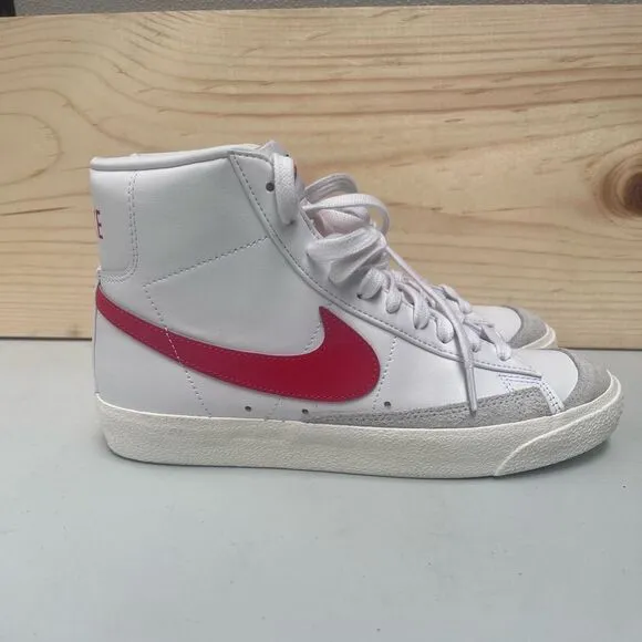Nike Women's Blazer Mid 77 Shoes
