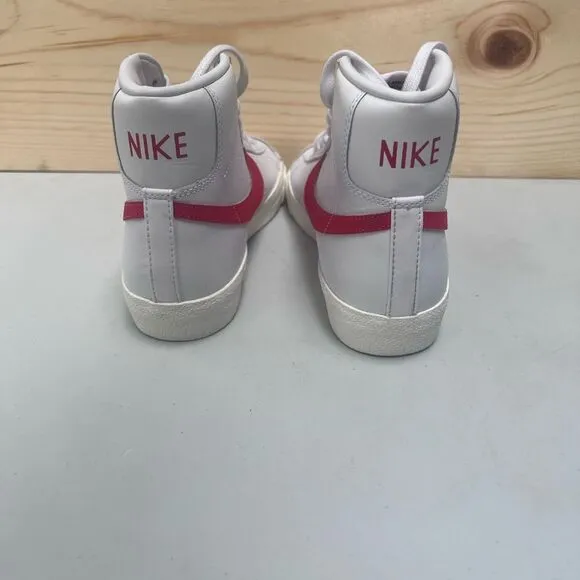 Nike Women's Blazer Mid 77 Shoes