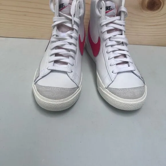 Nike Women's Blazer Mid 77 Shoes