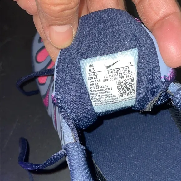 Nike Women's Pink and Blue Sneakers
