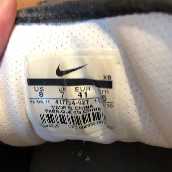 Nike Classic Canvas shoes Men’s 8 Very sweet!