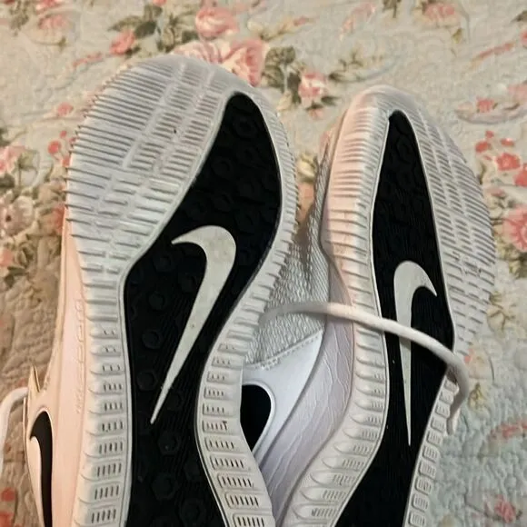 Nike zoom sneakers