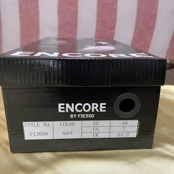 NWB Encore by Fiesso Leather Shoes Sz 7