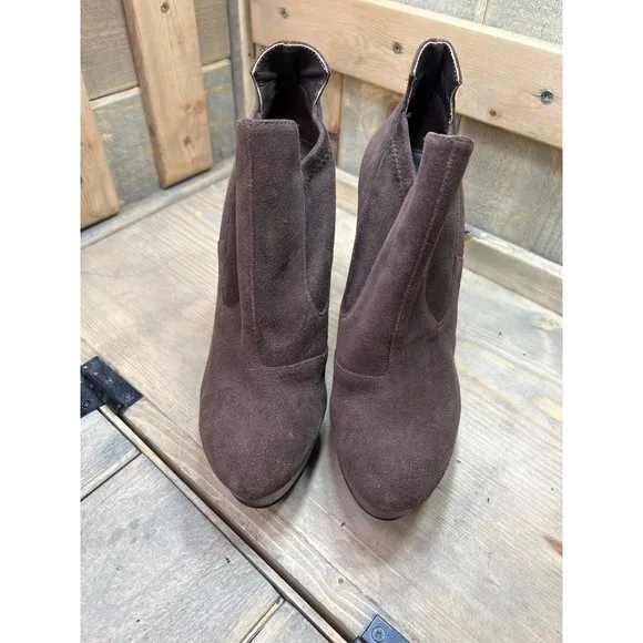 NWOB Joan &amp; David 7.5M Brown Suede Stiletto Boots Platform Heels