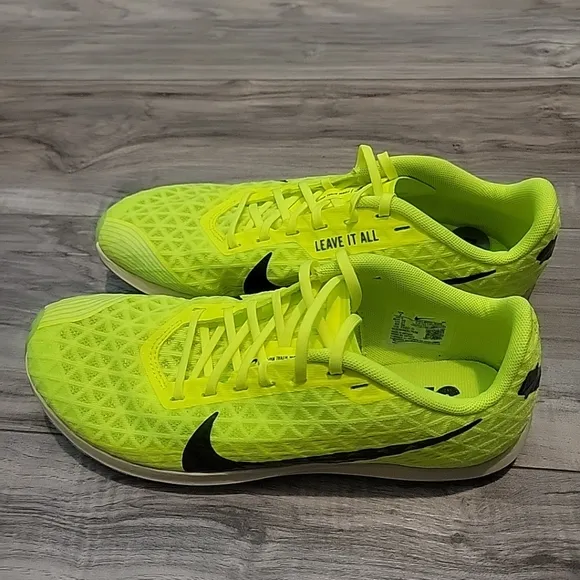 NWOB Nike‎ Mens Zoom Rival Waffle 5 CZ1804-702 Volt Racing Shoes Sneakers 7