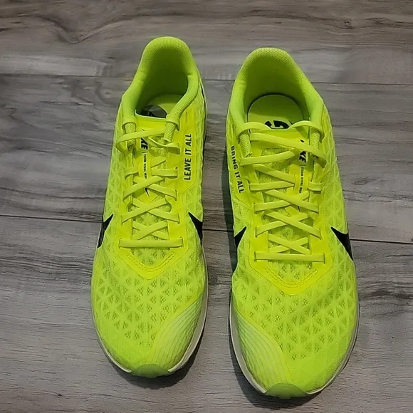 NWOB Nike‎ Mens Zoom Rival Waffle 5 CZ1804-702 Volt Racing Shoes Sneakers 7