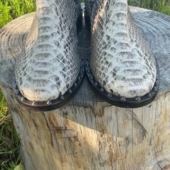 NWOB Schutz Earth Tone Snakeskin Shabba Slip On Leather Sole Ankle Boot 37