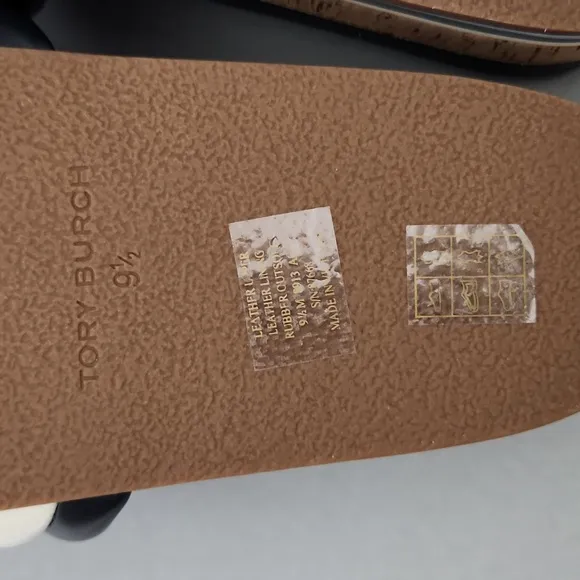 NWOB Tory Burch Quilted Flatform Sandals. Size 9.5