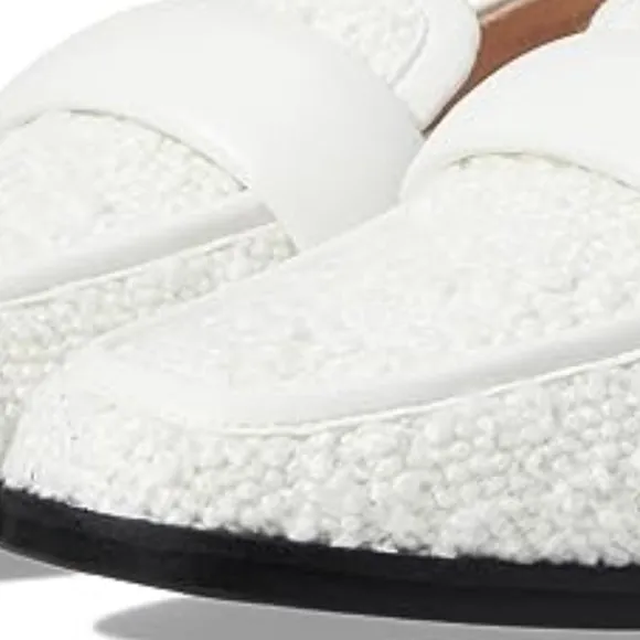 NWOB Vionic Mylene Loafer in White
