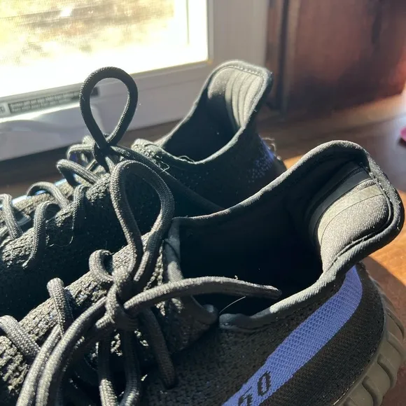 NWOT Adidas Yeezy Boost 350 V2 low “dazzling blue” GY7164