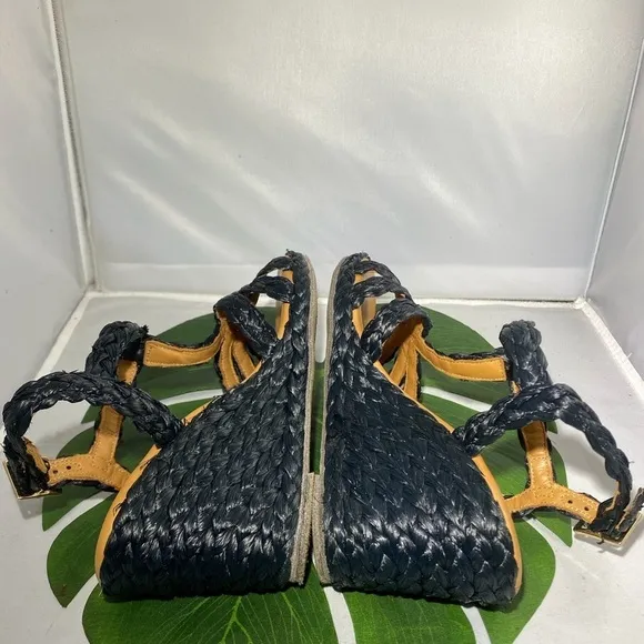 NWOT ANDRE ASSOUSWomen's Madina T-Strap Wedge Sandals​​​​