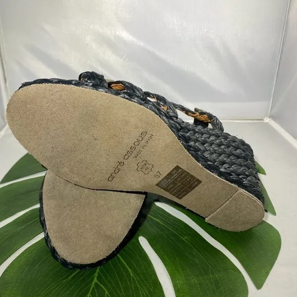 NWOT ANDRE ASSOUSWomen's Madina T-Strap Wedge Sandals​​​​