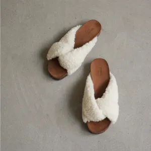 NWOT Flattered Lou Teddy Twist Front Sherpa Slide Sandals SZ 8 Cream