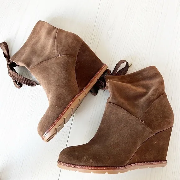 Nwot KATE SPADE Saunders Suede Wedge Front Tie Boots Chocolate Brown size 11