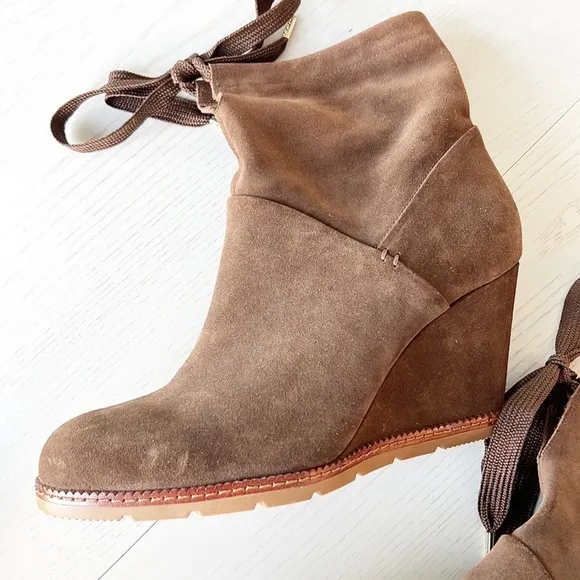 Nwot KATE SPADE Saunders Suede Wedge Front Tie Boots Chocolate Brown size 11