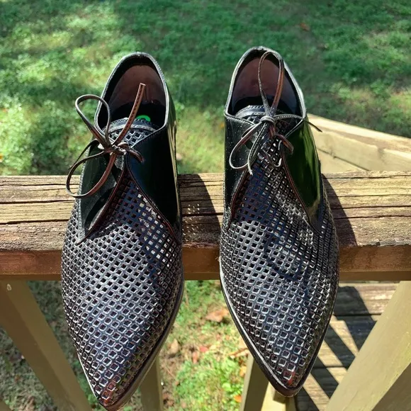NWOT Pinko Patent Leather Italian Shoes