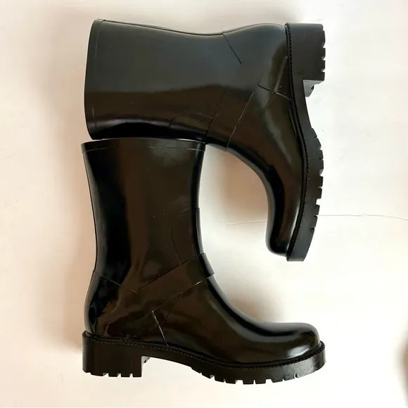 NWOT Vince Camuto Women’s 8m Black Rubber Boots Mid Calf Gold Hardware