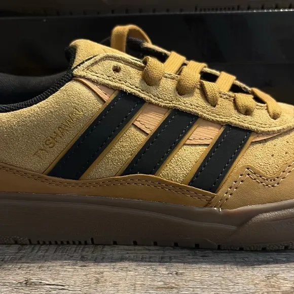 NWT Adidas Originals Tyshawn II Men's Shoes - JI0851