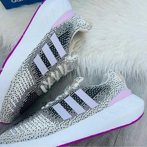 NWT Adidas Swift Run 22 Women’s Shoes