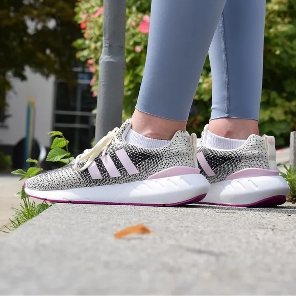 NWT Adidas Swift Run 22 Women’s Shoes