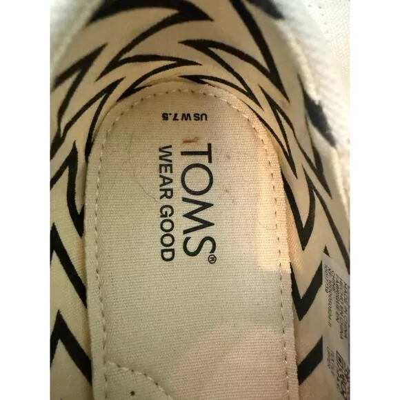 NWT &amp; Box TOMS Alparagate White Cotton Canvas Shoes