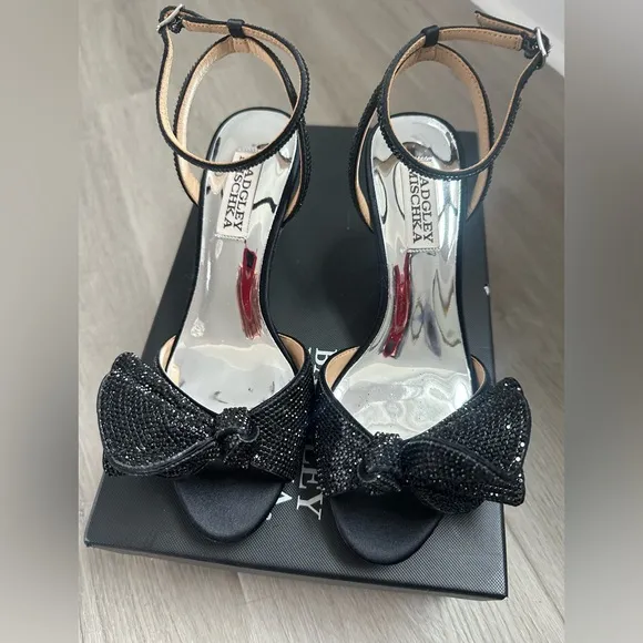 NWT BADGLEY MISCHKA COLLECTION REMI EMBELLISHED SLINGBACK SANDAL SZ 5