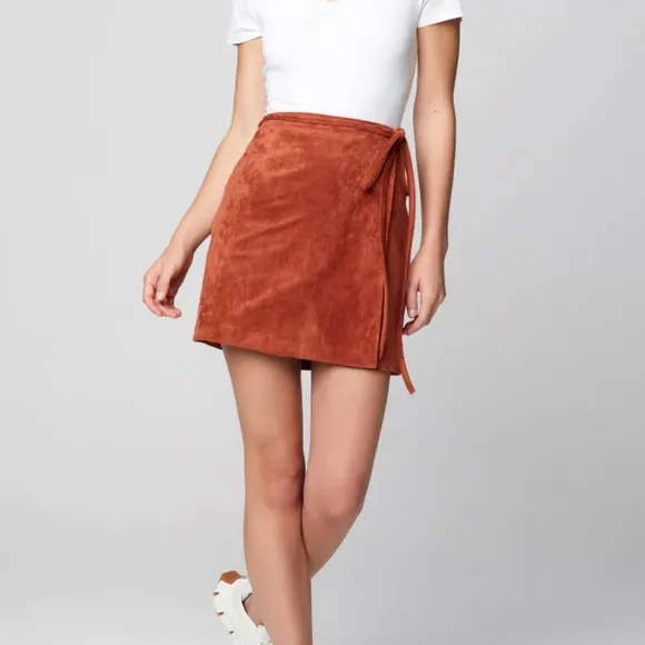 NWT Blank NYC Brown Suede Wrap Mini Skirt Size 29‎