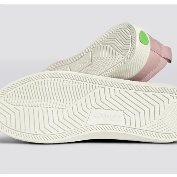 *NWT* Cariuma Rose Canvas Sneakers
