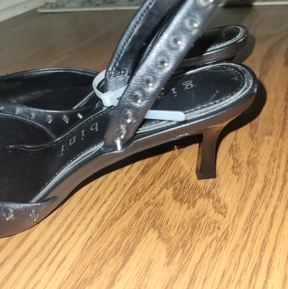 NWT Gianni Bini Azurie leather studded heels. Women's 6