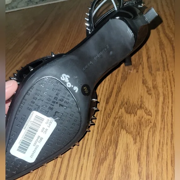 NWT Gianni Bini Azurie leather studded heels. Women's 6