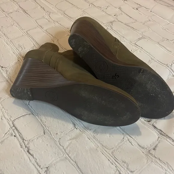 NWT Lucky Brand US 8 1/2 Green Suede YIMINA Ankle Boots Zip Up Booties