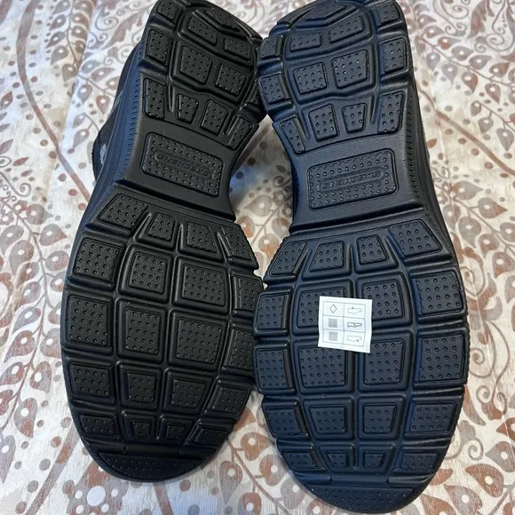 NWT Skechers Women’s Black Comfortable Slip-Ons size 9