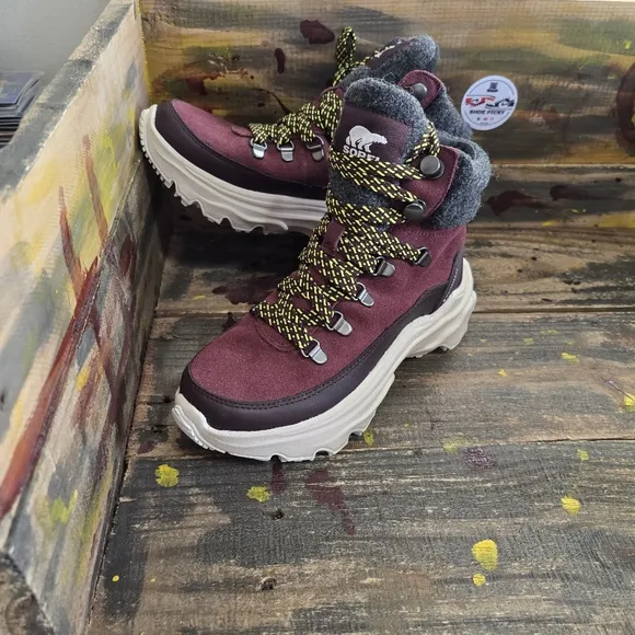 NWT Sorel‎ Kinetic Breakthru Caribou Women's Water Proof Suede Boots Sz 5