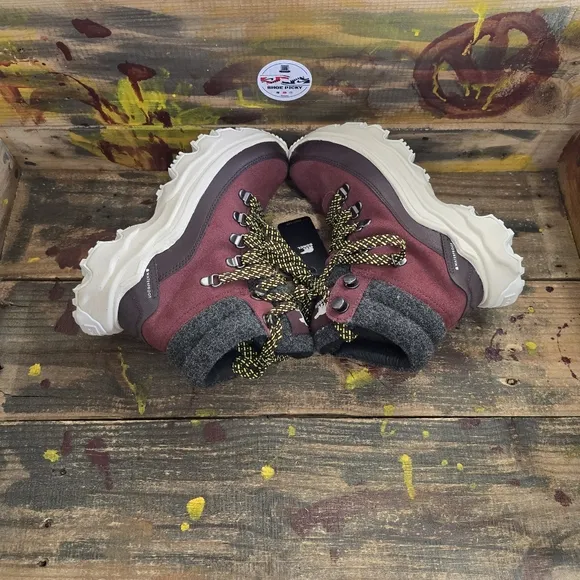 NWT Sorel‎ Kinetic Breakthru Caribou Women's Water Proof Suede Boots Sz 5