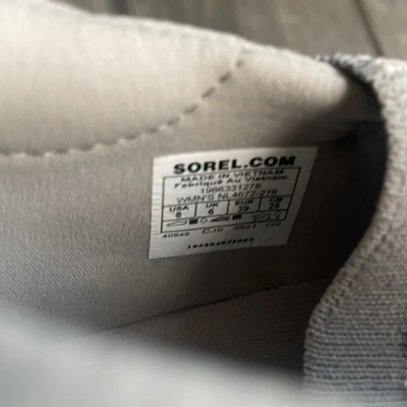 NWT Sorel shoes, athletic grey size 8 women’s slip on Explorer blitz