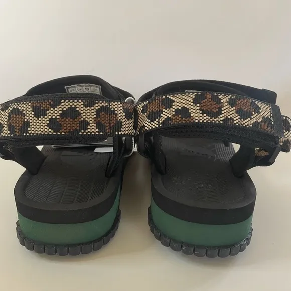 NWT Urban Outfitters Shaka Neo Climbing Sandals Size 9 Men’s
