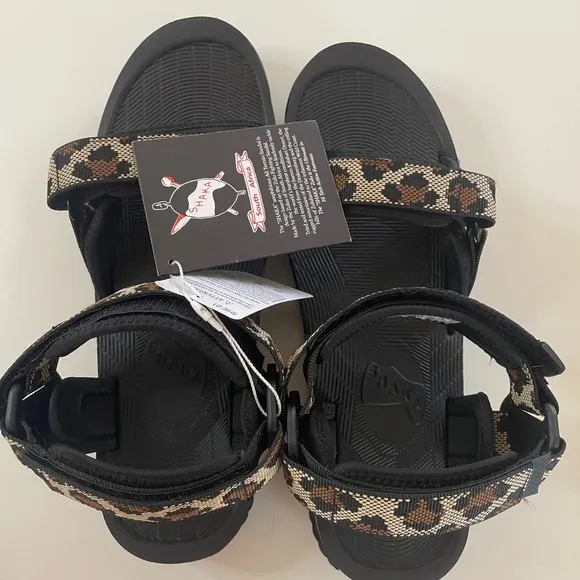 NWT Urban Outfitters Shaka Neo Climbing Sandals Size 9 Men’s
