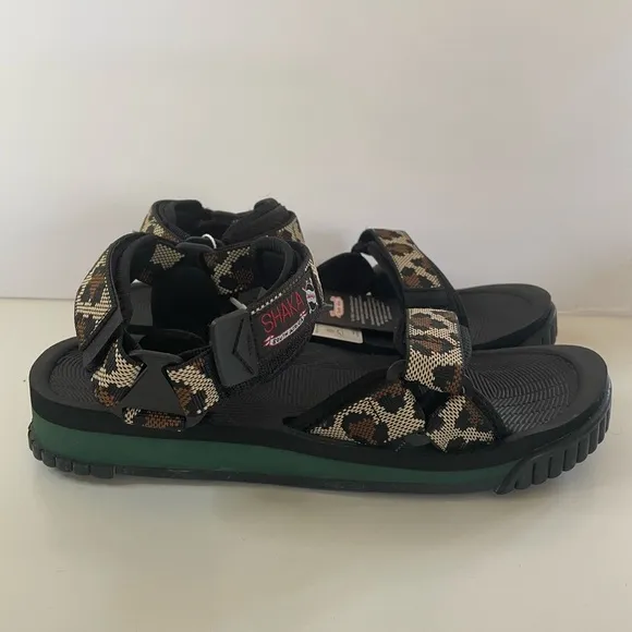 NWT Urban Outfitters Shaka Neo Climbing Sandals Size 9 Men’s