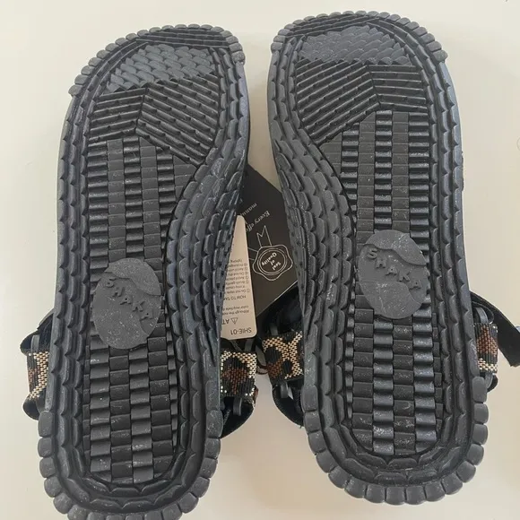 NWT Urban Outfitters Shaka Neo Climbing Sandals Size 9 Men’s