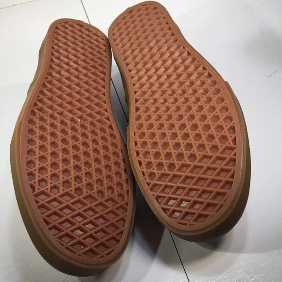 NWT Vans Authentic Checkerboard Skate/Street Shoes Men’s 9.5