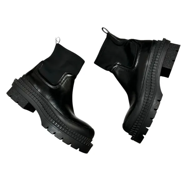 NWT* ZARA Black Leather Traktor Leather Ankle Boots Size 39 Women's 1134/810