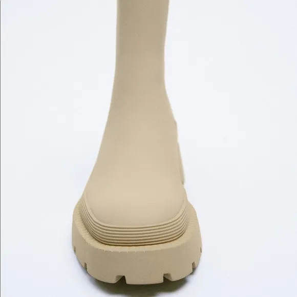 NWT. Zara Cream Rubber Ankle Boots. Size 10.
