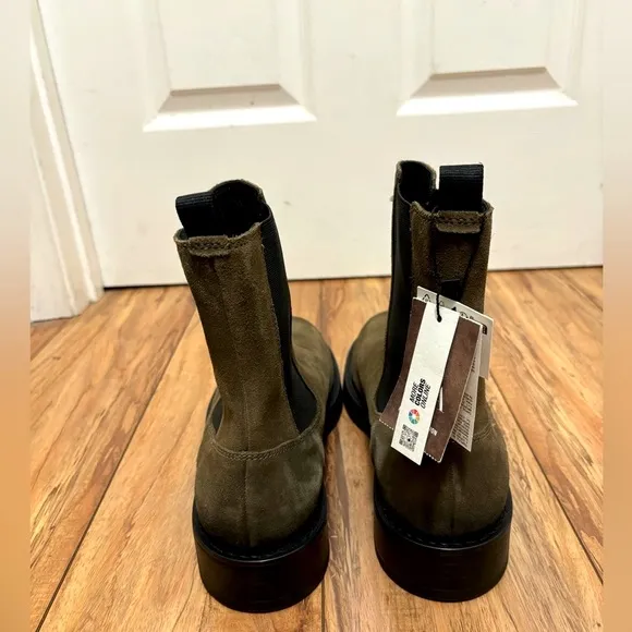 NWT ZARA Leather Chelsea Boots Limited Edition