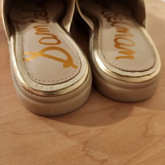 NWTB Sam Edelman Kira Mule in Gold Size 7