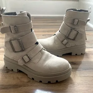 OFFERS ✨FLY London Jeda Suede Buckle Boots EUC EU38